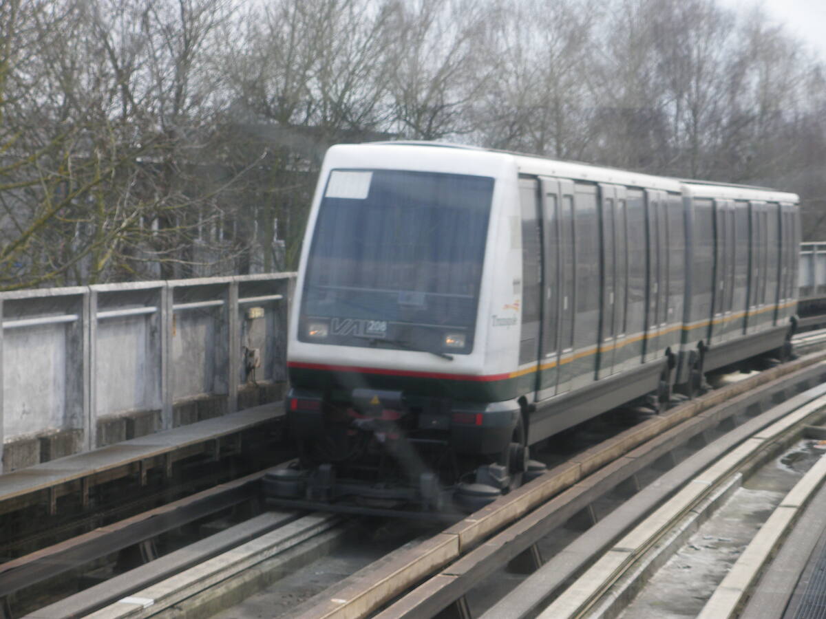 A Lille Metro VAL 208 rubber-tired automated train on the elevated guideway.
